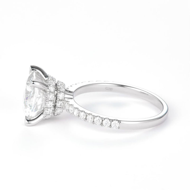 3.92 Ct. Moissanite Sterling Silver (White). Solitaire with Cushion Cut Center Stone Ring. (Women). Size 7.5