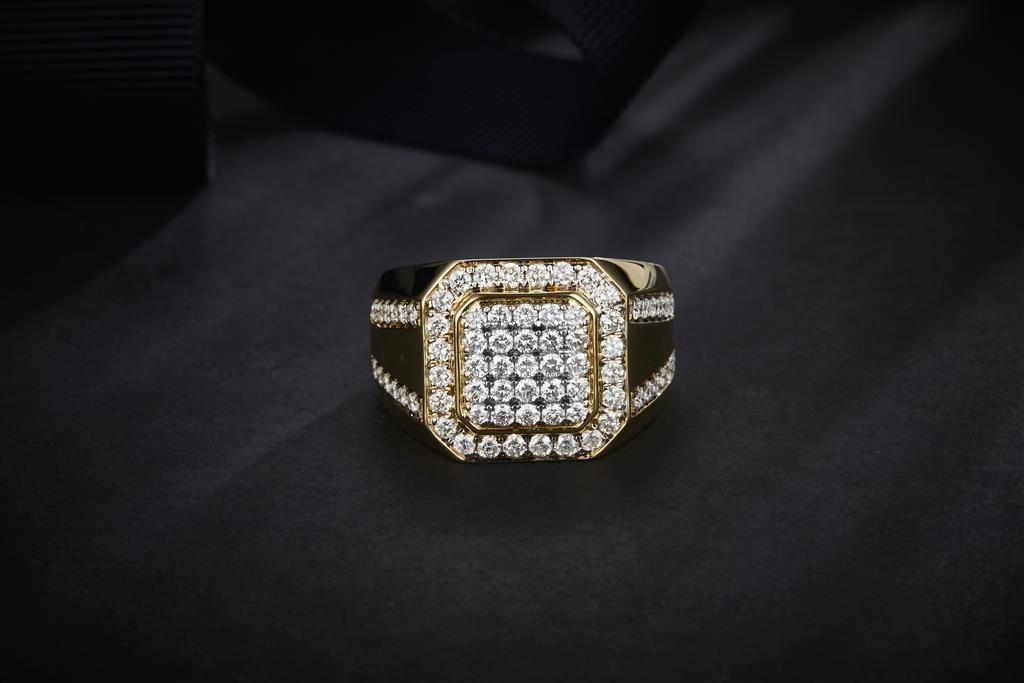 1.39 Ct. Diamond 10 Kt Gold (Yellow). Ring. (Men). Size 10