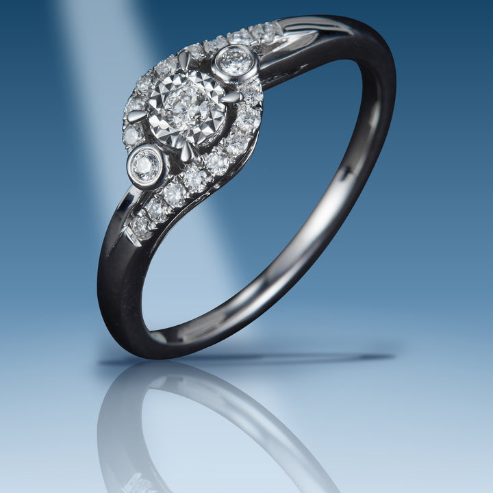 White gold diamond ring
