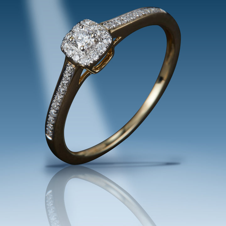 Yellow gold diamond ring
