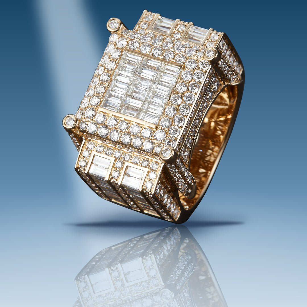 Yellow gold diamond ring with baguettes designer