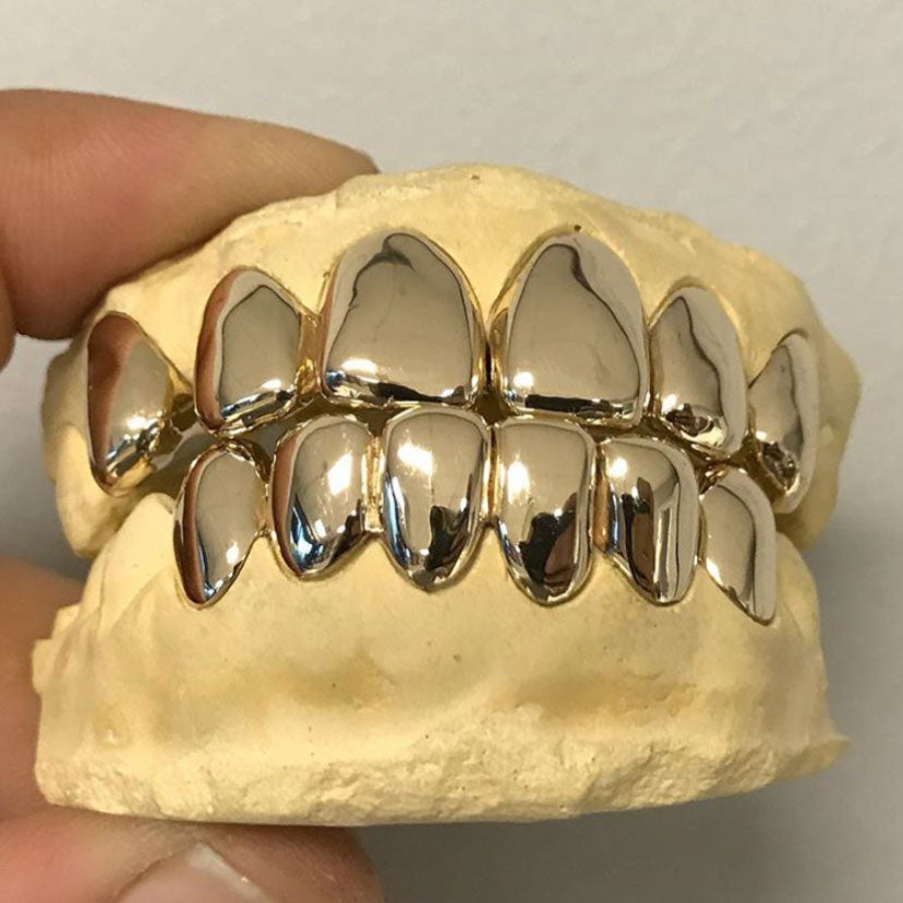 Gold Grillz In in cast