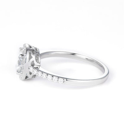 1.058 Ct. Moissanite Sterling Silver (White). Solitaire Ring. (Women). Size 7.5