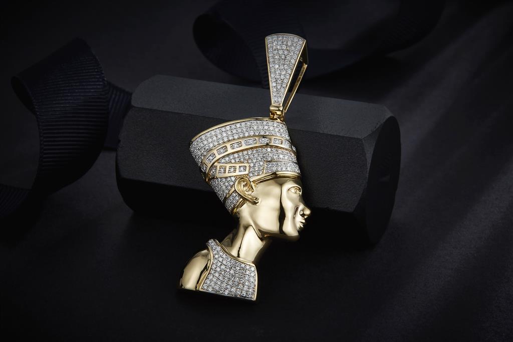 0.98 Ct. Diamond 10 Kt Gold (Yellow). Nefertiti Pendant. (Men).