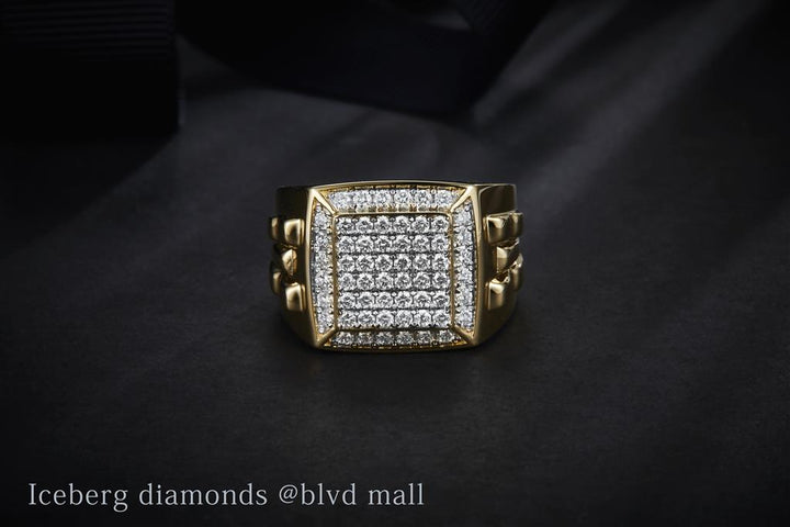 1.11 Ct. Diamond 10 Kt Gold (Yellow). Ring. (Men). Size 10