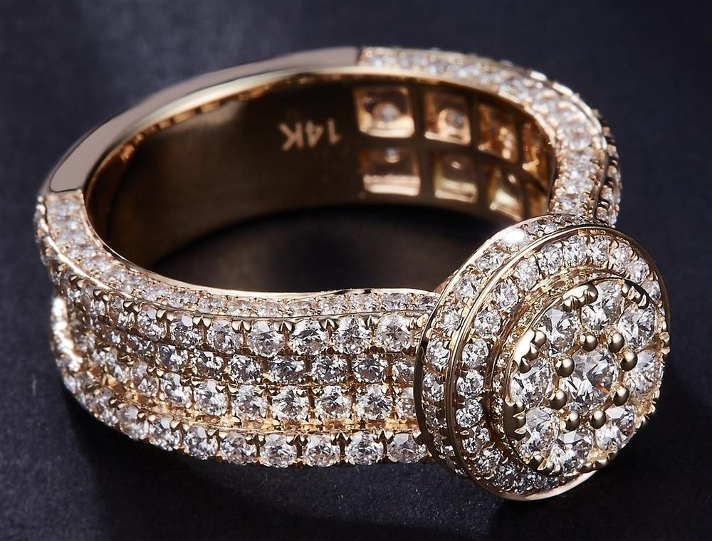 Yellow gold diamond ring