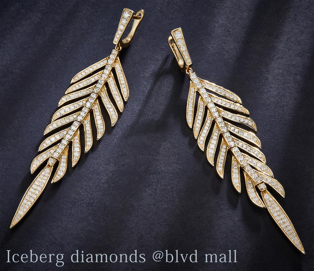 2.12 Ct. Diamond 14 Kt Gold (Yellow). Flexible Leaf Style Earrings. (Women).