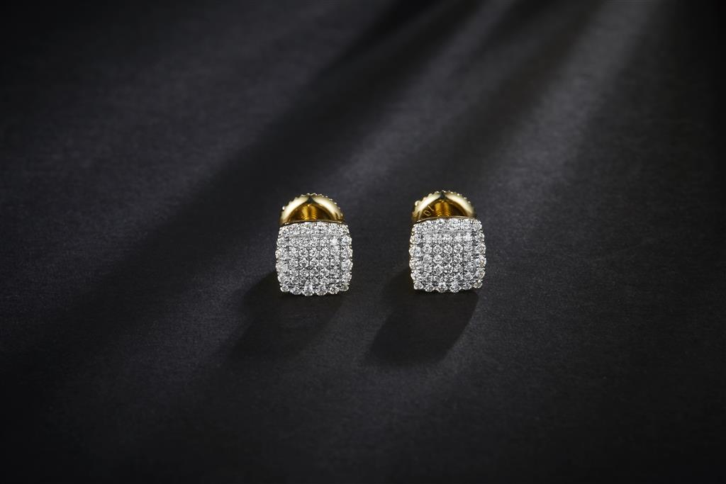 0.326 Ct. Diamond 10 Kt Gold (Yellow). Studs Earrings. (Unisex).