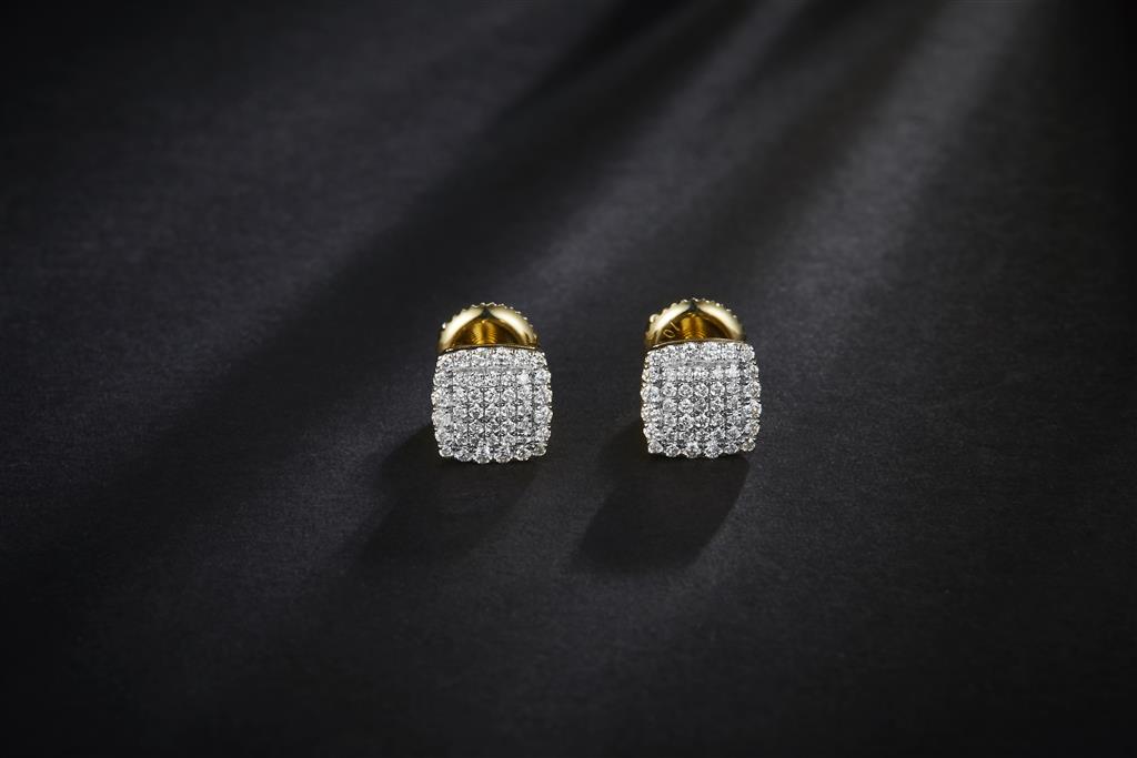0.315 Ct. Diamond 14 Kt Gold (Yellow). Studs Earrings. (Unisex).