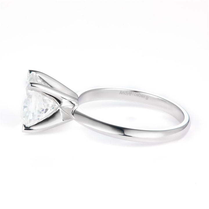 2.826 Ct. Moissanite Sterling Silver (White). Solitaire with Oval Cut Center Stone Ring. (Women). Size 7.5