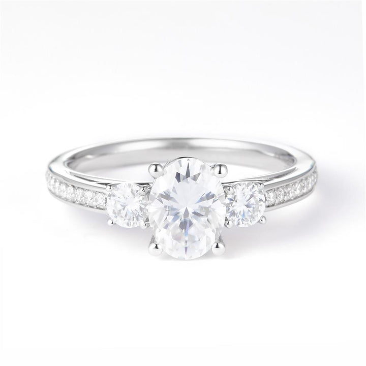 1.852 Ct. Moissanite Sterling Silver (White). Solitaire with Oval Cut Center Stone Ring. (Women). Size 7.5