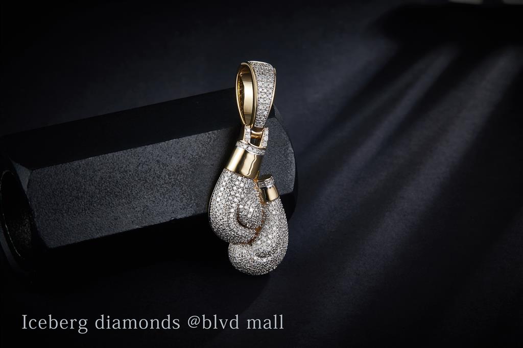 0.866 Ct. Diamond 10 Kt Gold (Yellow). Boxing Gloves Pendant. (Men).