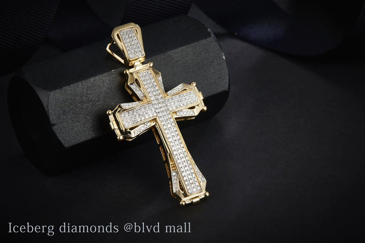 0.664 Ct. Diamond 14 Kt Gold (Yellow). Cross Pendant. (Unisex).