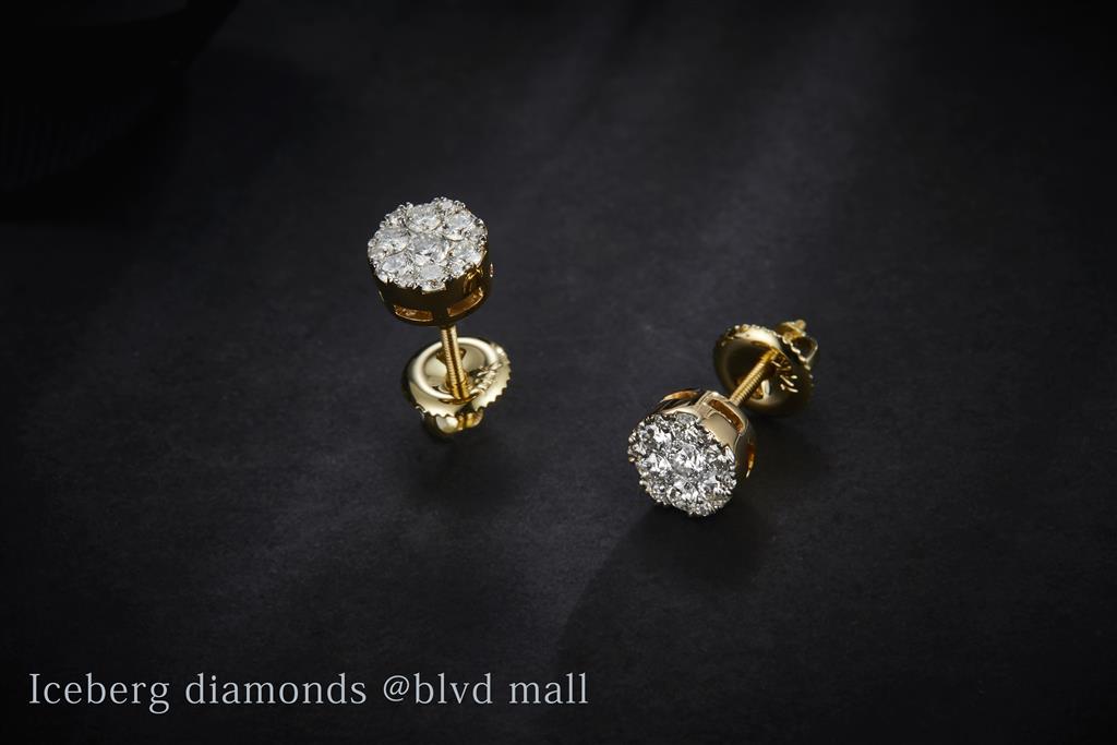 0.588 Ct. Diamond 14 Kt Gold (Yellow). Flower Style Studs Earrings. (Unisex).