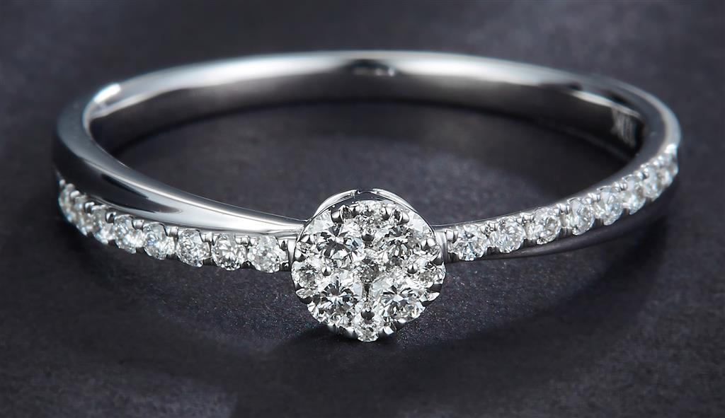 0.26 Ct. Diamond 10 Kt Gold (White). Ring. (Women). Size 7.5