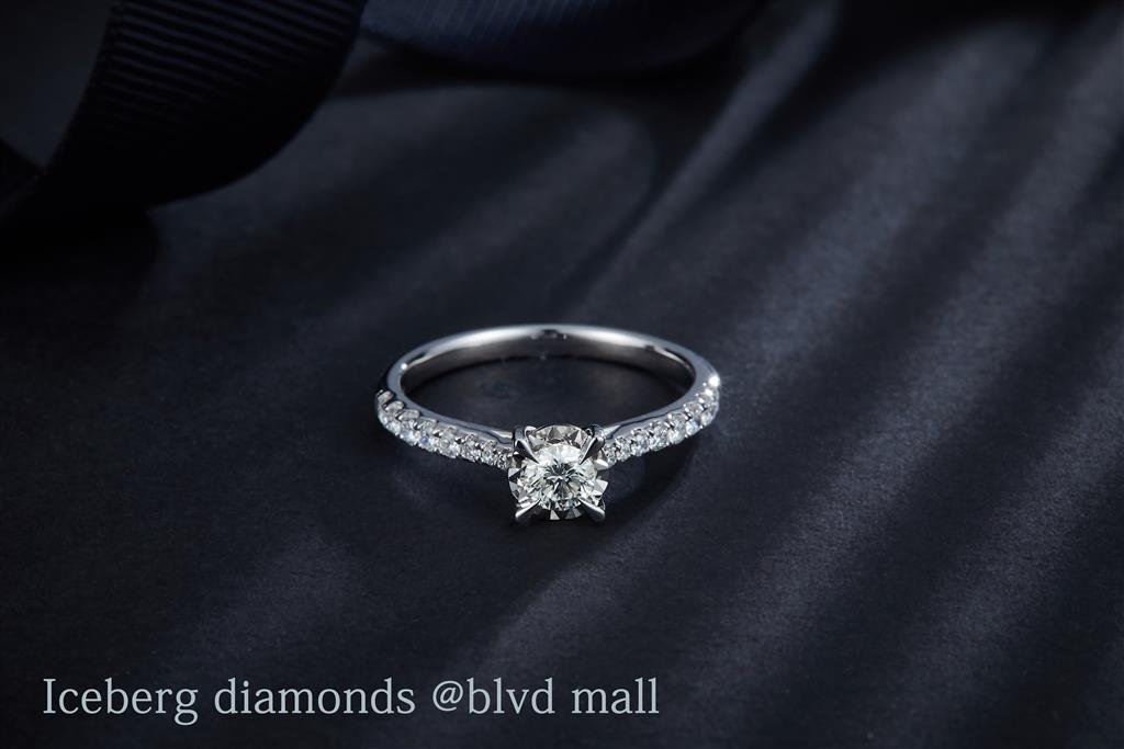 0.56 Ct. Diamond 14 Kt Gold (White). Solitaire with Center Stone Apr 0.31ct Ring. (Women). Size 7.5