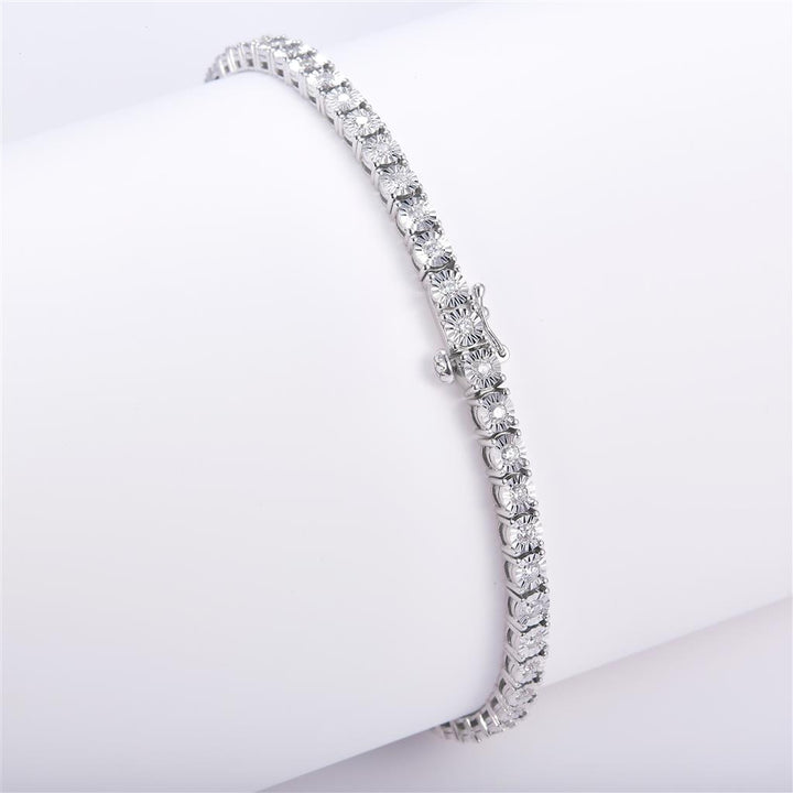 1.11 Ct. Diamond 10 Kt Gold (White). Tennis with Illusion Setting Bracelet. (Unisex). 8 in Long. 3.7 mm Wide