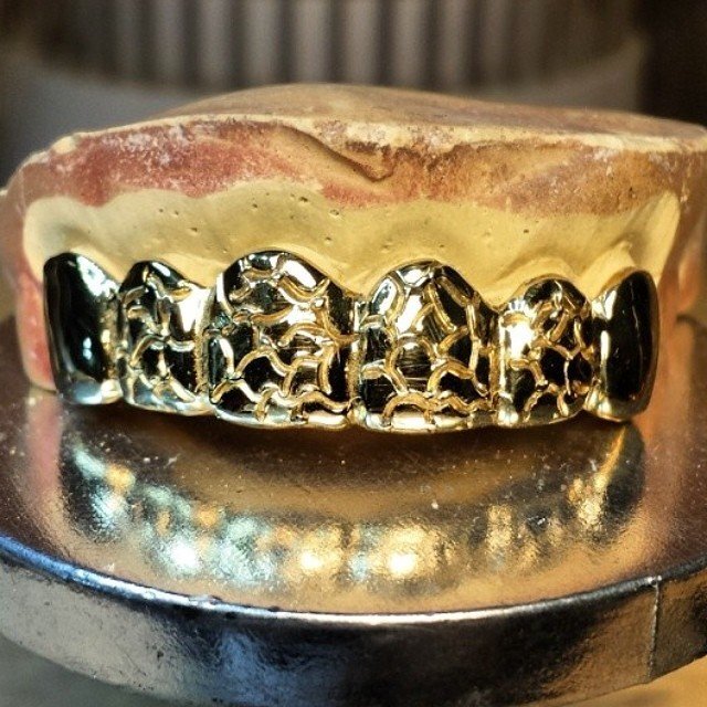 Nugget Style Gold Grillz 8 Teeth