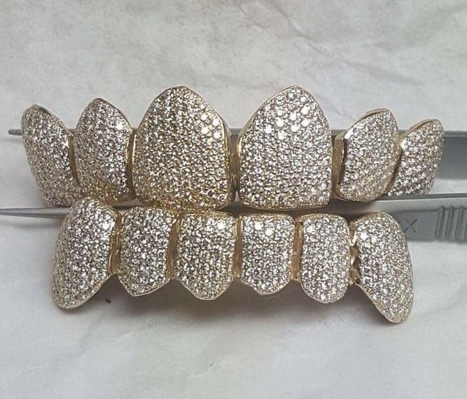 Grillz Get Inspired in Las Vegas, NV Iceberg Diamonds at Boulevard Mall