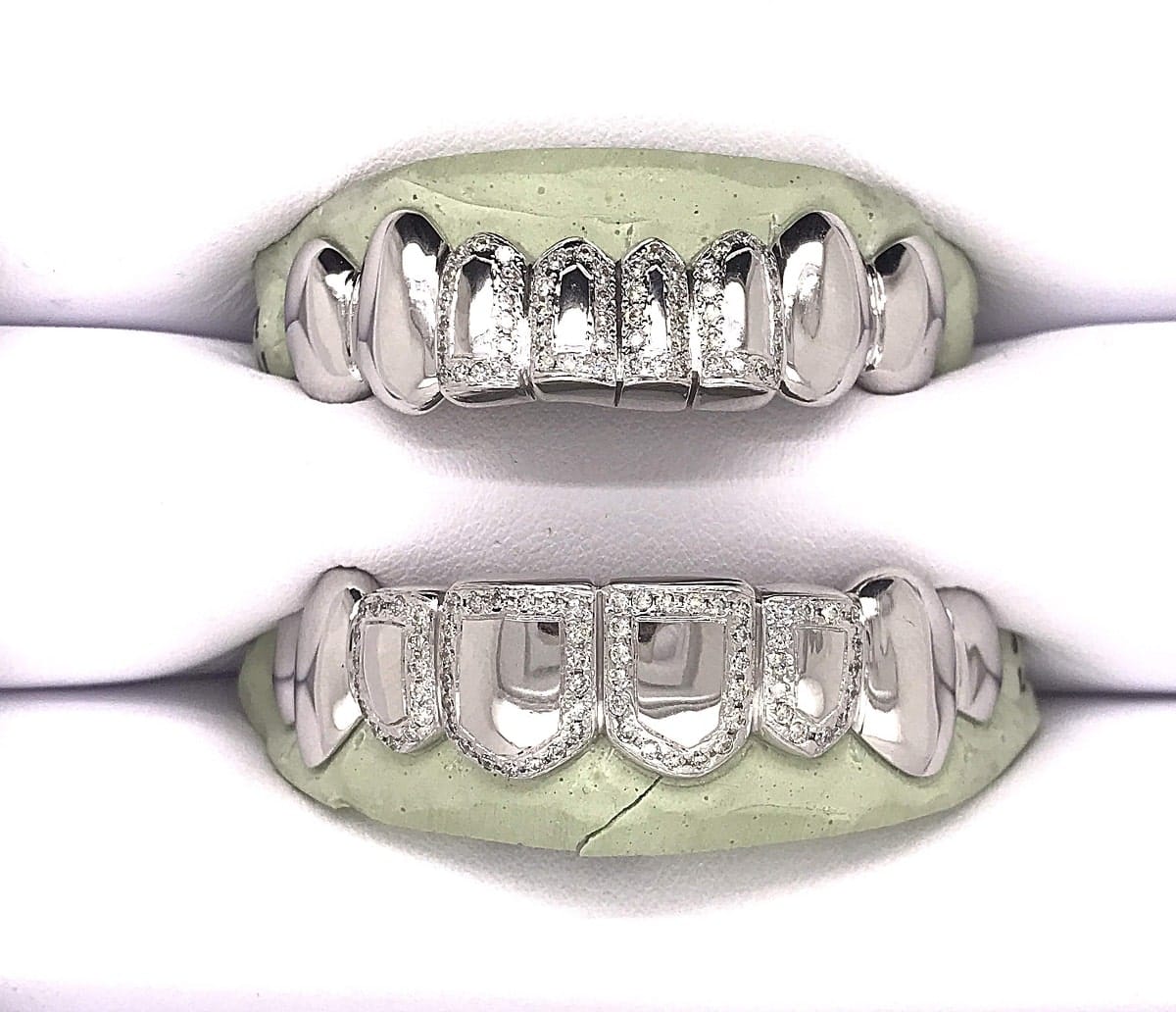 Grillz Get Inspired in Las Vegas, NV Iceberg Diamonds at Boulevard Mall