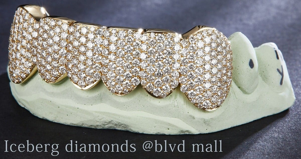 Grillz Get Inspired in Las Vegas, NV Iceberg Diamonds at Boulevard Mall