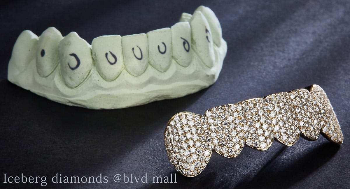 Grillz Get Inspired in Las Vegas, NV Iceberg Diamonds at Boulevard Mall