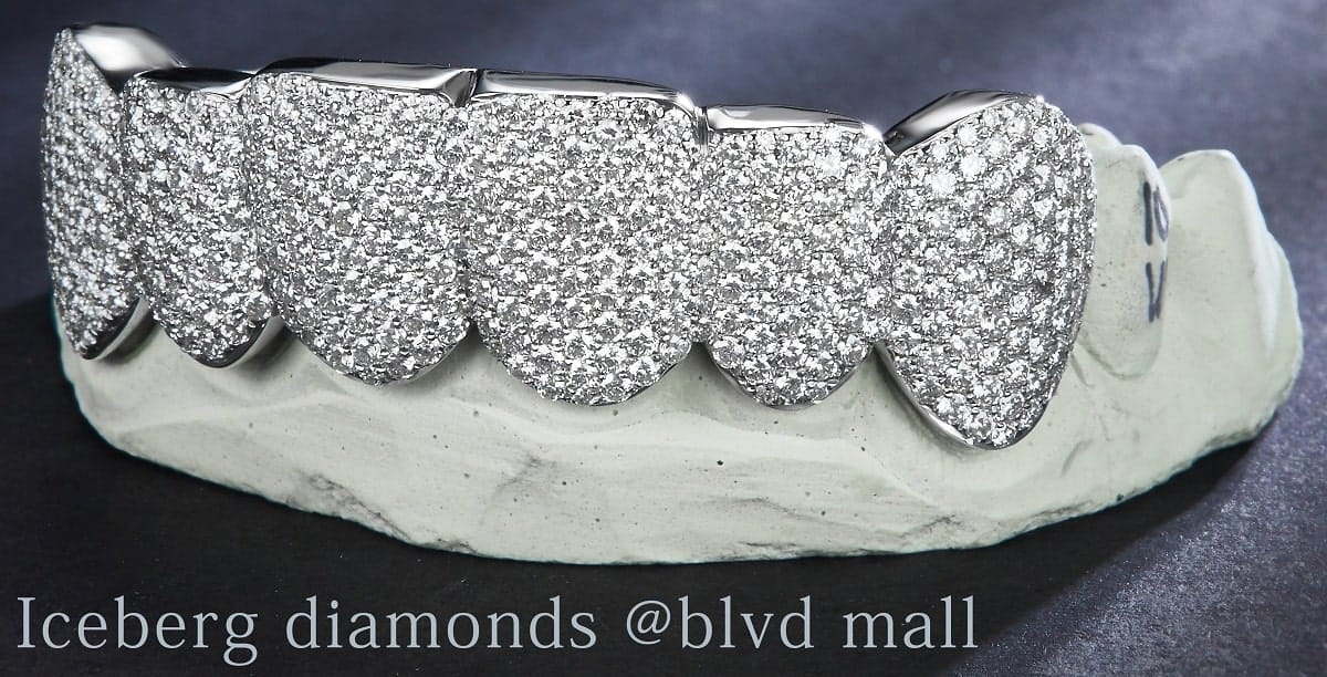 Grillz Get Inspired in Las Vegas, NV Iceberg Diamonds at Boulevard Mall