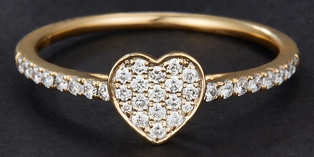 0.26 Ct. Diamond 14 Kt Gold (Yellow). Heart Style Ring. (Women). Size 7.5
