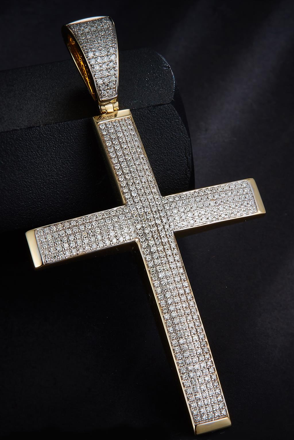 1.24 Ct. Diamond 10 Kt Gold (Yellow). Cross Pendant. (Unisex).