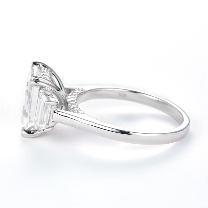 4.18 Ct. Moissanite Sterling Silver (White). Solitaire with Emerald Cut Center Stone Ring. (Women). Size 7.5