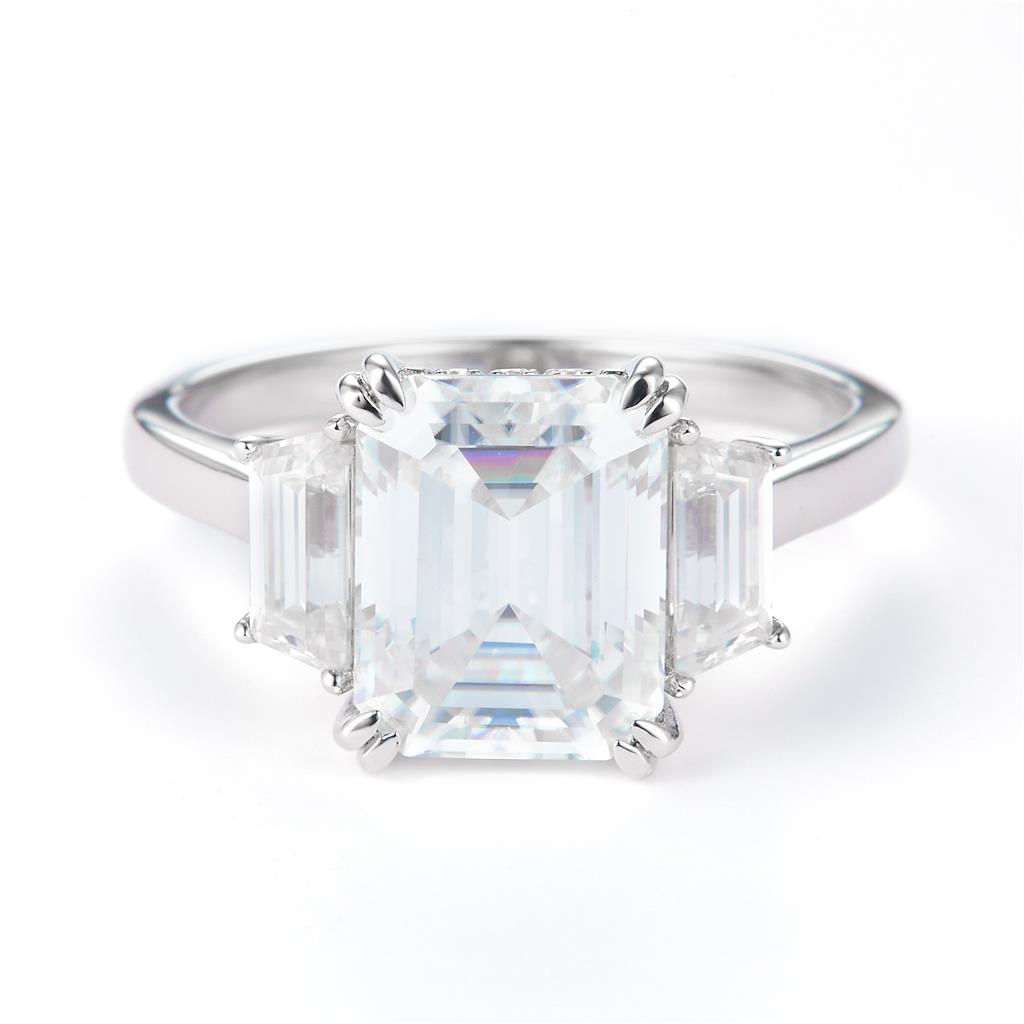4.18 Ct. Moissanite Sterling Silver (White). Solitaire with Emerald Cut Center Stone Ring. (Women). Size 7.5