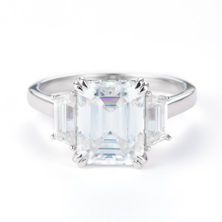 4.18 Ct. Moissanite Sterling Silver (White). Solitaire with Emerald Cut Center Stone Ring. (Women). Size 7.5