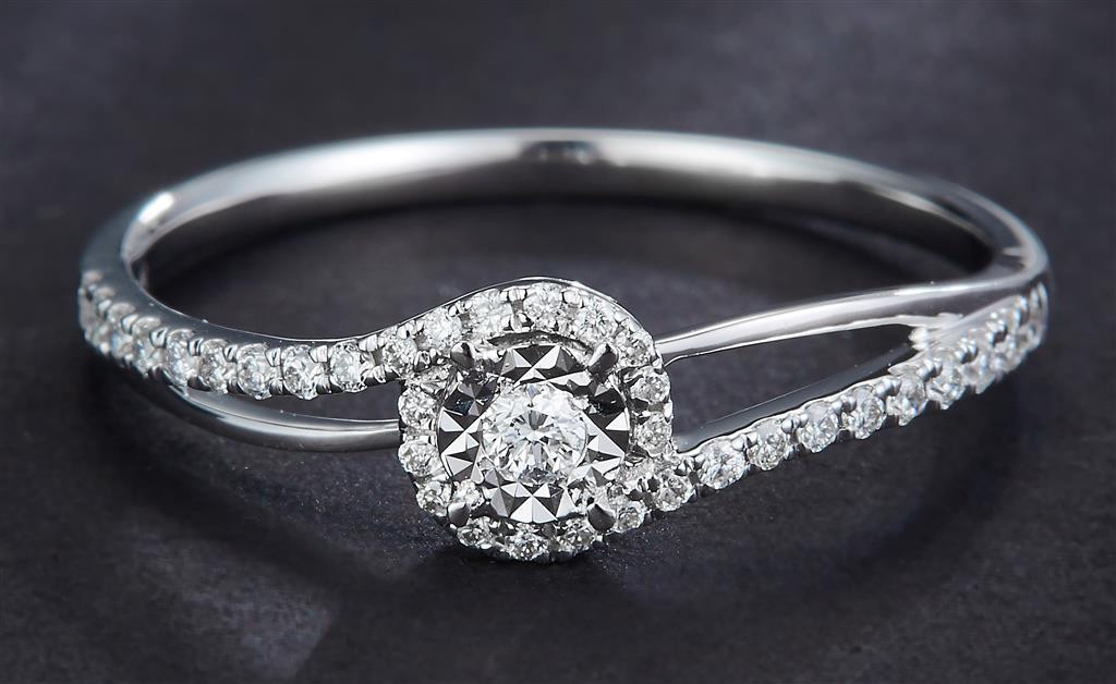0.21 Ct. Diamond 14 Kt Gold (White). Ring. (Women). Size 7.5