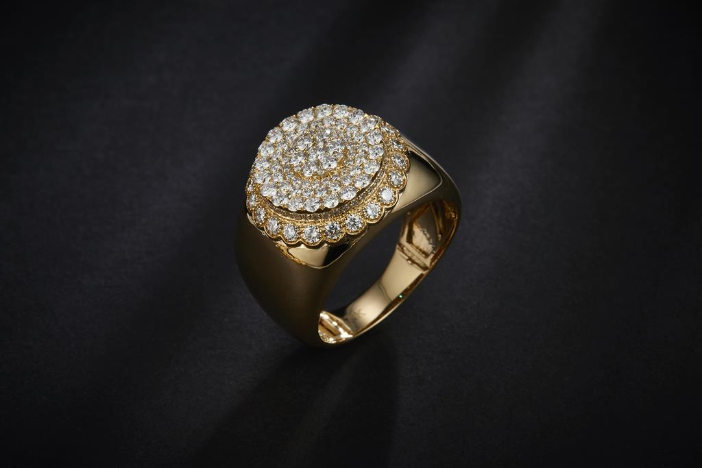1.621 Ct. Diamond 10 Kt Gold (Yellow). Ring. (Men). Size 10