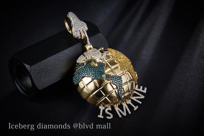 2.99 Ct. Diamond 10 Kt Gold (Yellow). Globe (World) Is Mine with Hand with Yellow & Blue Diamonds Pendant. (Men).
