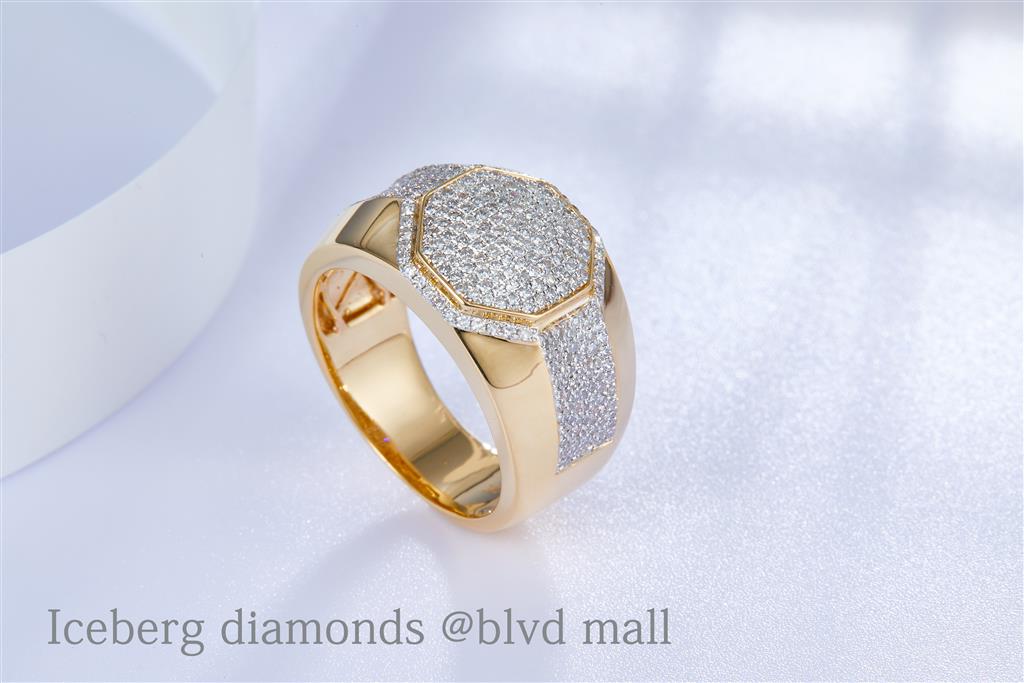1 Ct. Diamond 14 Kt Gold (Yellow). Ring. (Men). Size 10