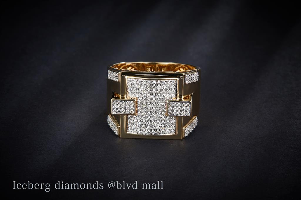 0.67 Ct. Diamond 10 Kt Gold (Yellow). Ring. (Men). Size 10