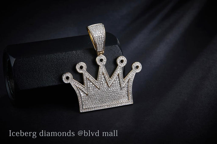 1.191 Ct. Diamond 10 Kt Gold (Yellow). Crown Pendant. (Unisex).