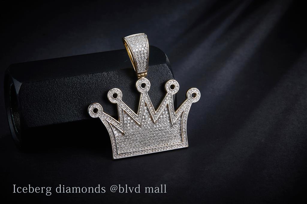1.191 Ct. Diamond 10 Kt Gold (Yellow). Crown Pendant. (Unisex).