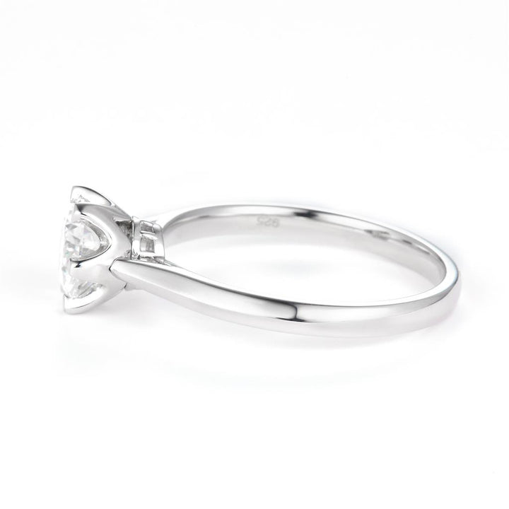 1 Ct. Moissanite Sterling Silver (White). Solitaire Ring. (Women). Size 7.5