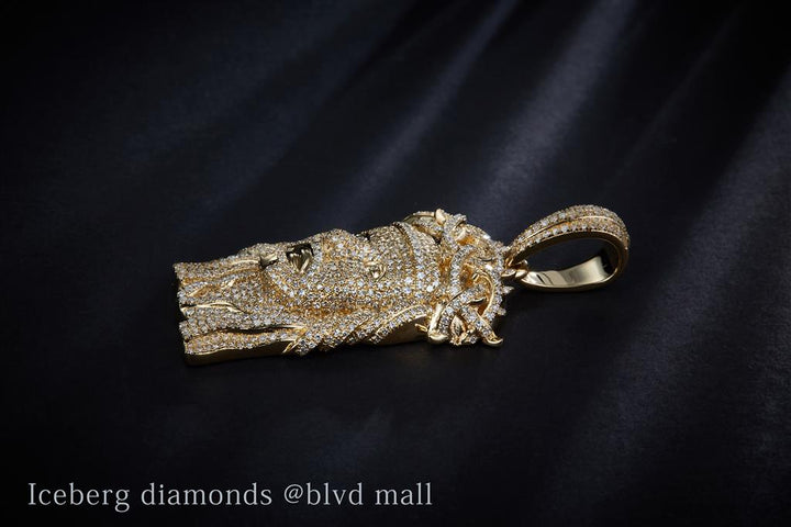 2.457 Ct. Diamond 10 Kt Gold (Yellow). Jesus Head Pendant. (Men).