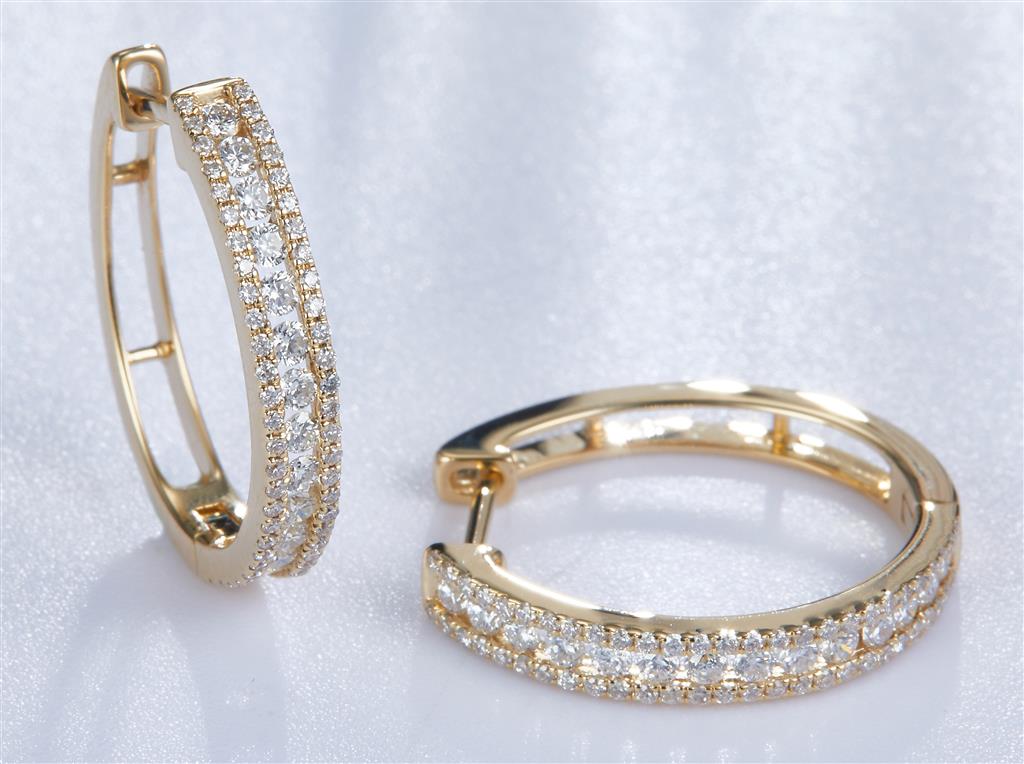 0.721 Carats. Diamond 14 Kt Gold (Yellow). Hoop Earrings. (Women).