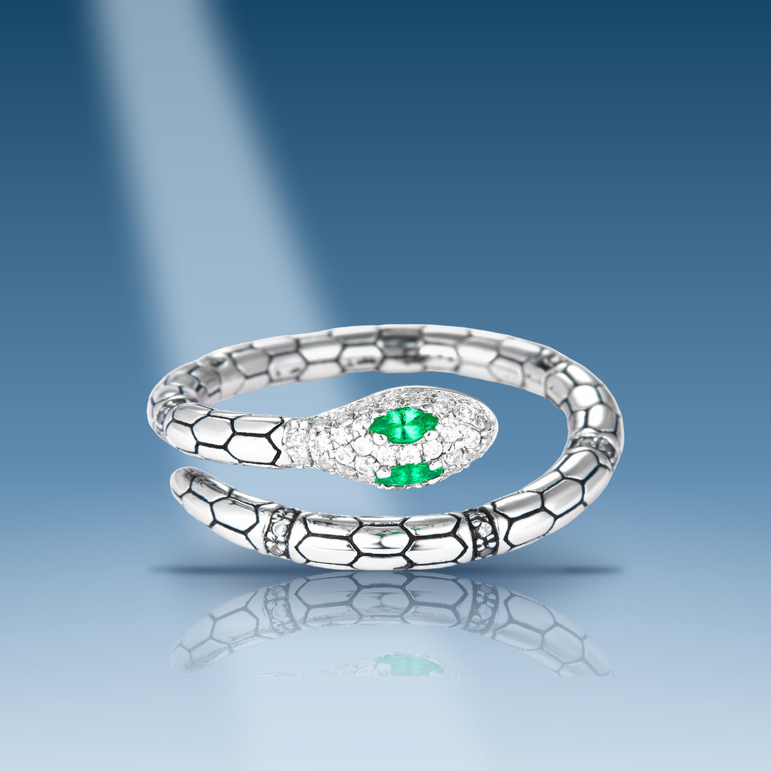 0.23 Carats. Moissanite Sterling Silver (White). Snake with 