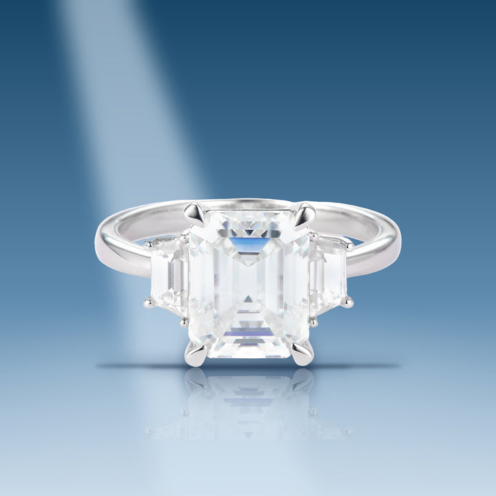 4.99 Carats. Moissanite Sterling Silver (White). Solitaire wit