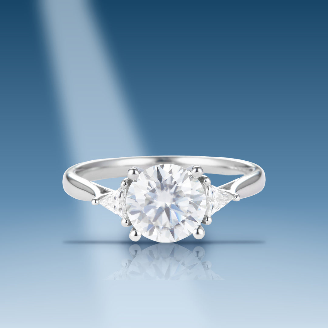 2.18 Carats. Moissanite Sterling Silver (White). Solitaire wit