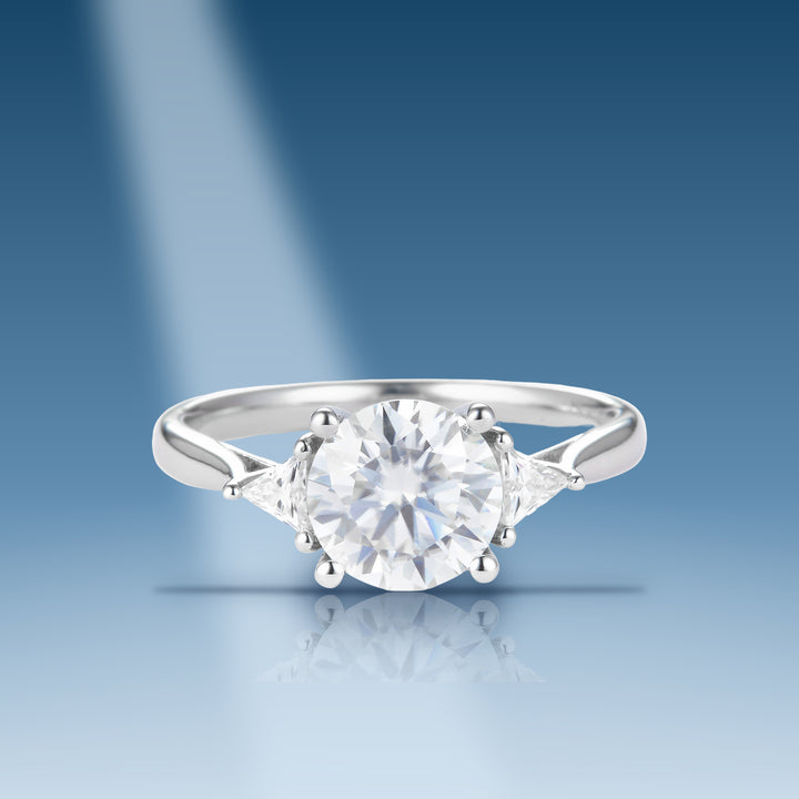 2.18 Carats. Moissanite Sterling Silver (White). Solitaire wit