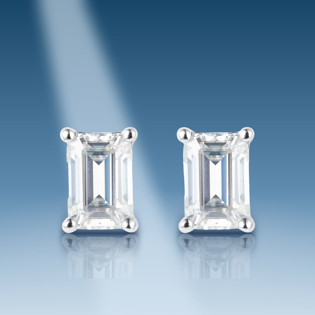 1.16 Carats. Moissanite Sterling Silver (White). Solitaire Stu
