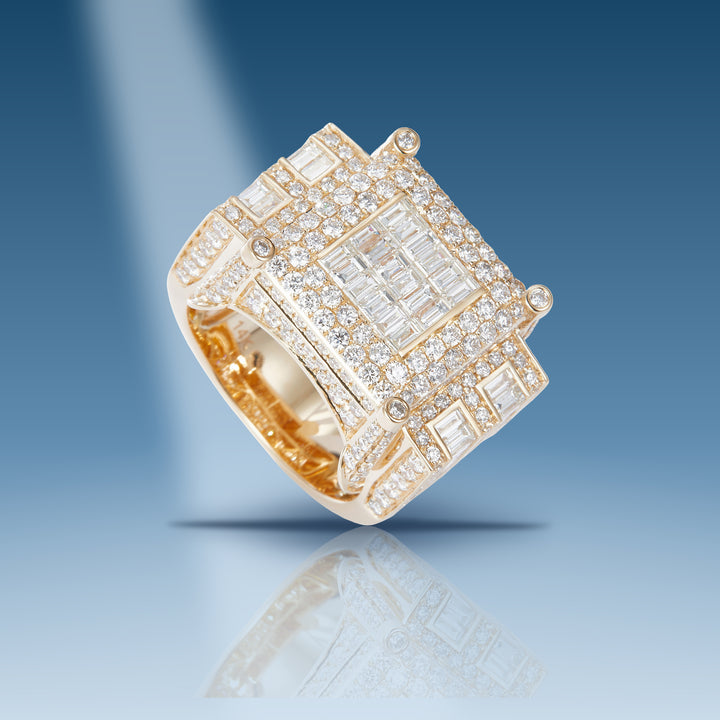 5.663 Carats. Diamond 14 Kt Gold (Yellow). with Baguettes Desi