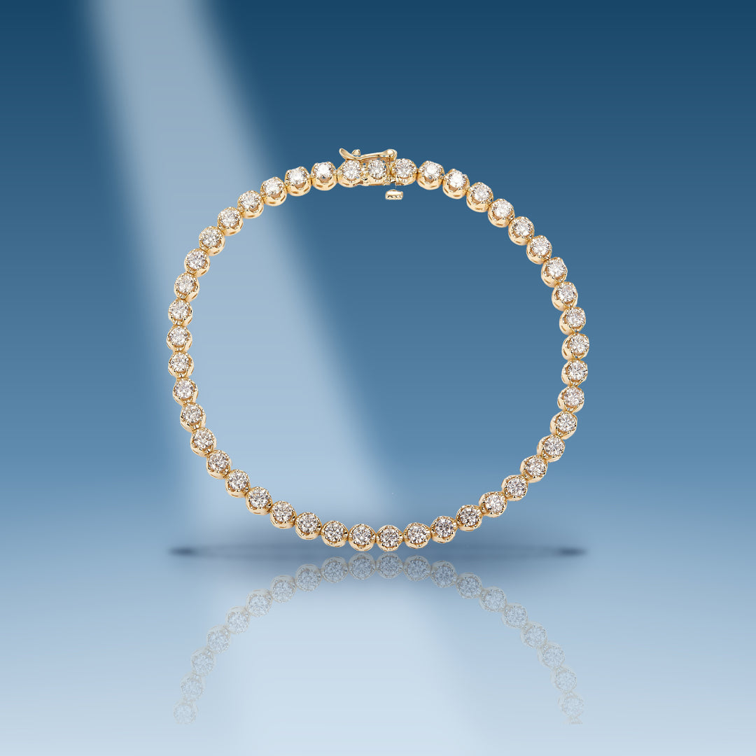 4.45 Carats. Diamond 10 Kt Gold (Yellow). Tennis Bracelet. (Un