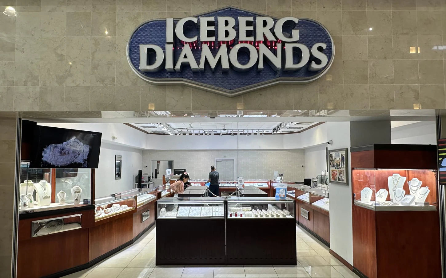 Nameplate Necklaces In Las Vegas, NV